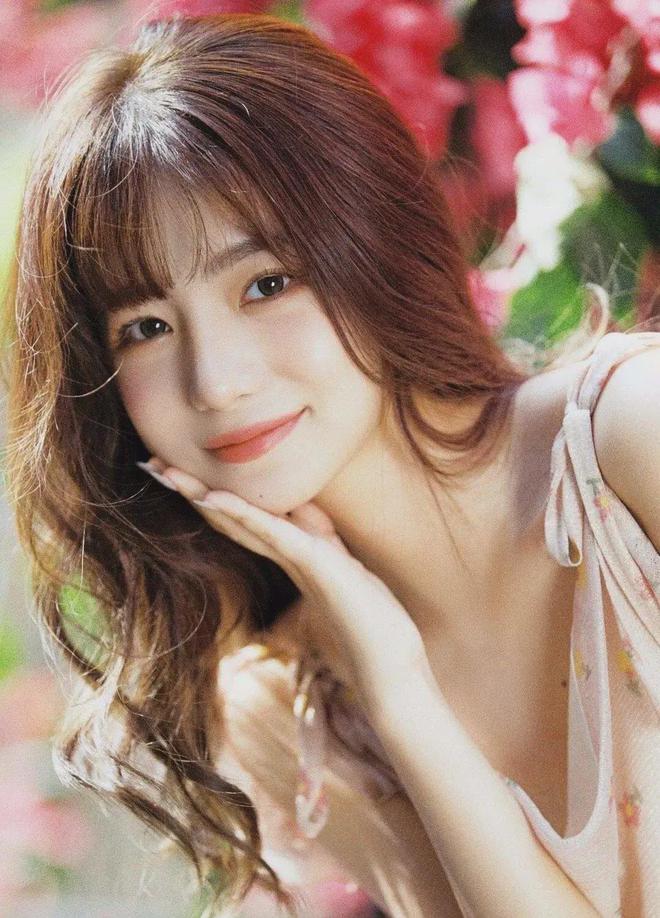 女班长扒开两腿让我亲