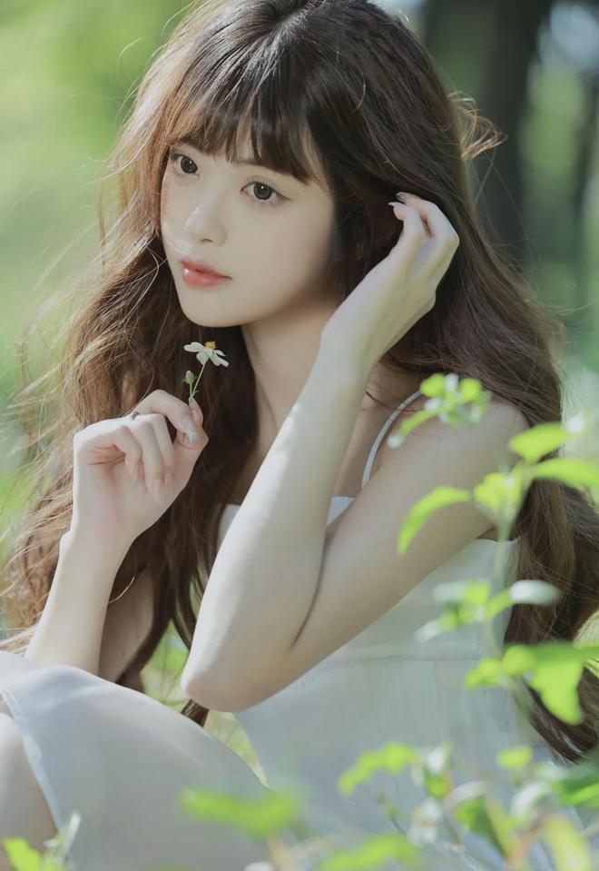 女班长脱了内衣裤让我